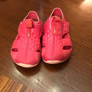 Pink Nike Sunray Protect 2.